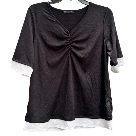 Nally & Millie Black and White Scrunch Top - Size S - NWT - Picture 1 of 2